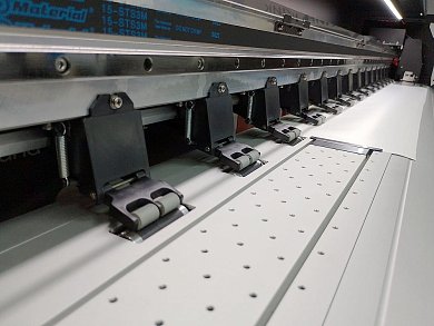 Экосольвентный принтер Universal  L-1801  1.8м 1*I3200-E1/L-1802 1.8м 2*I3200-E1